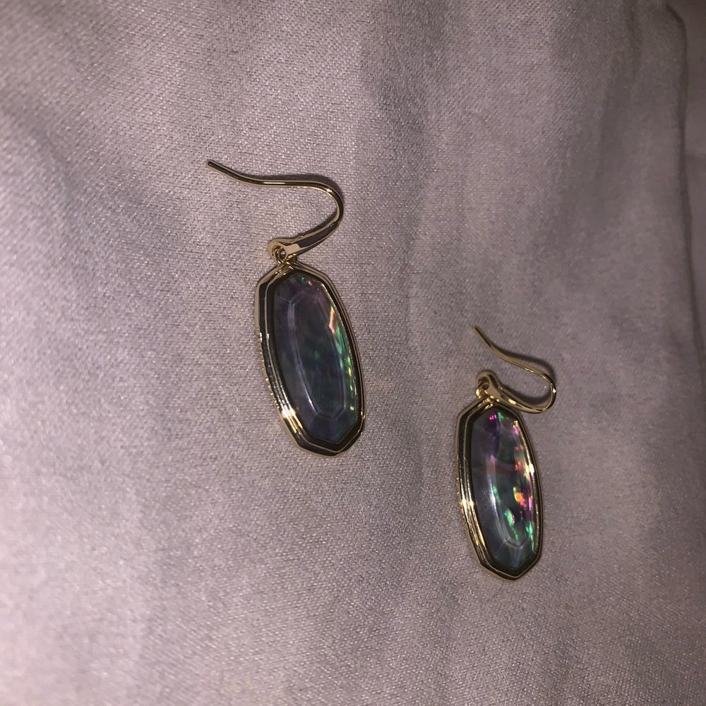 ⭐️ Kendra Scott Framed Dani Earrings in Lilac Abalone ⭐️